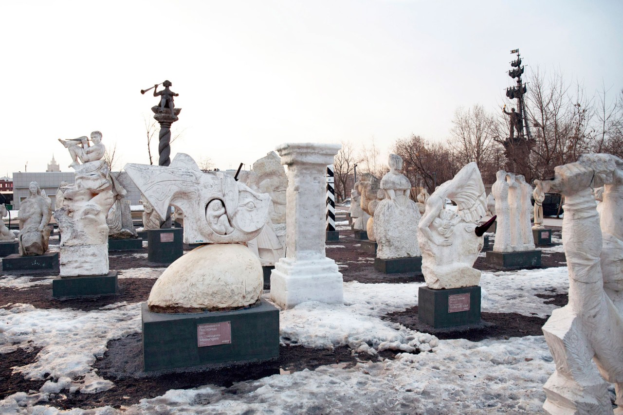 Nelson Pernisco - Dressed for space