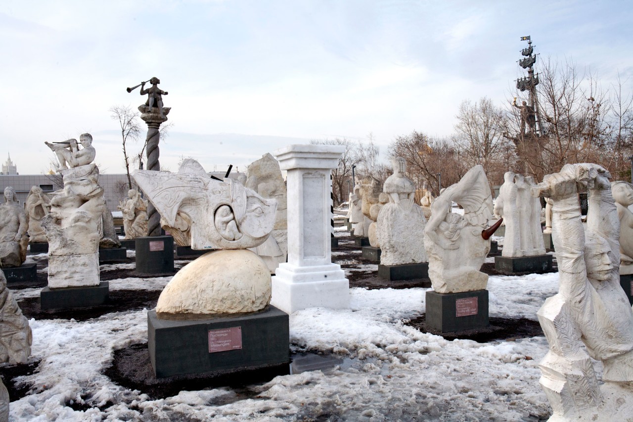 Nelson Pernisco - Dressed for space