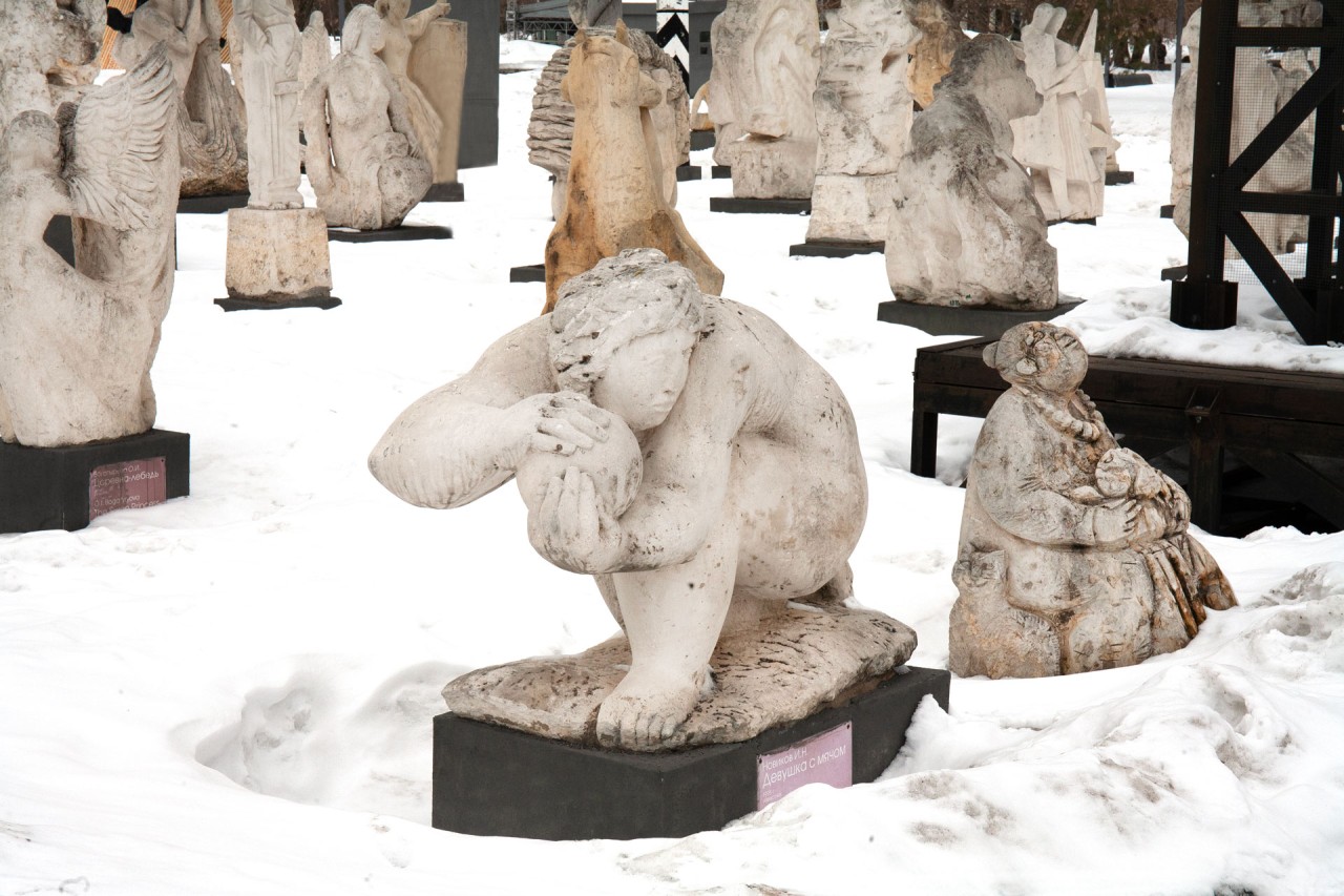 Nelson Pernisco - Dressed for space