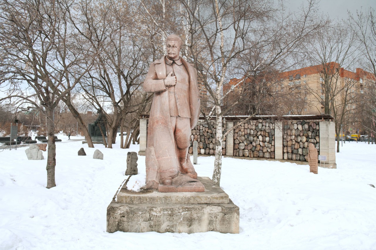 Nelson Pernisco - Dressed for space