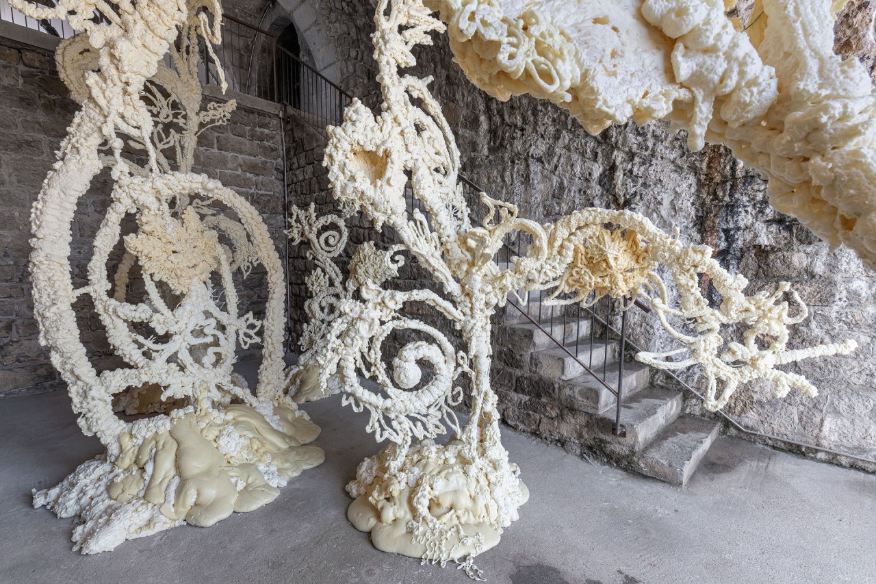 Nelson Pernisco - Oui la nuit rêve dans le mineral